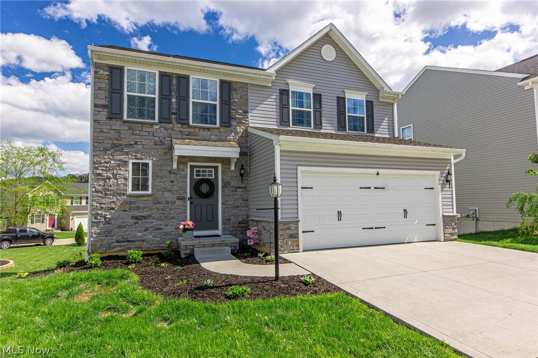 100 Glenwood Circle photo 1
