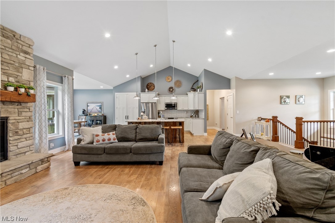 11327 Barrs Street SW photo 8