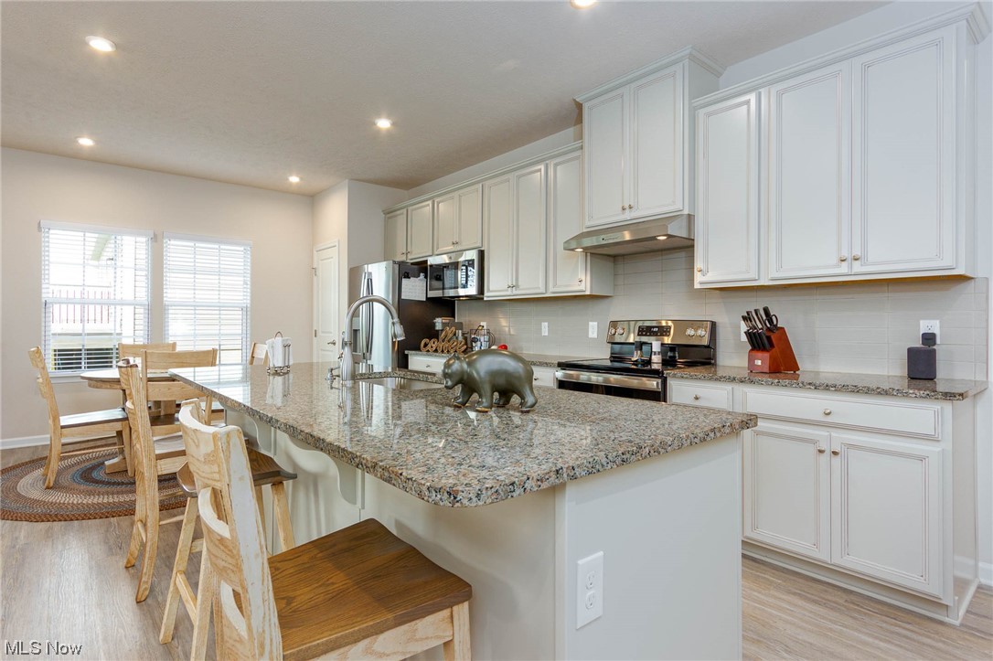 1300 Fountain View Street NE photo 4