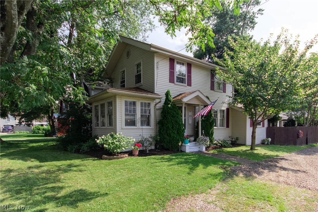 1432 Trinity Place NW photo 1