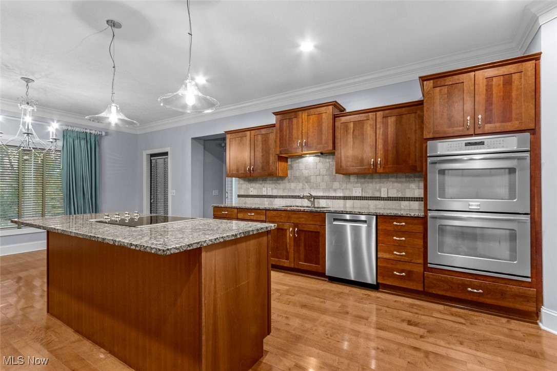 1514 Lancaster Gate SE photo 14
