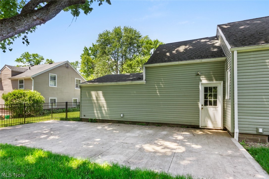 243 9th Street NE photo 29