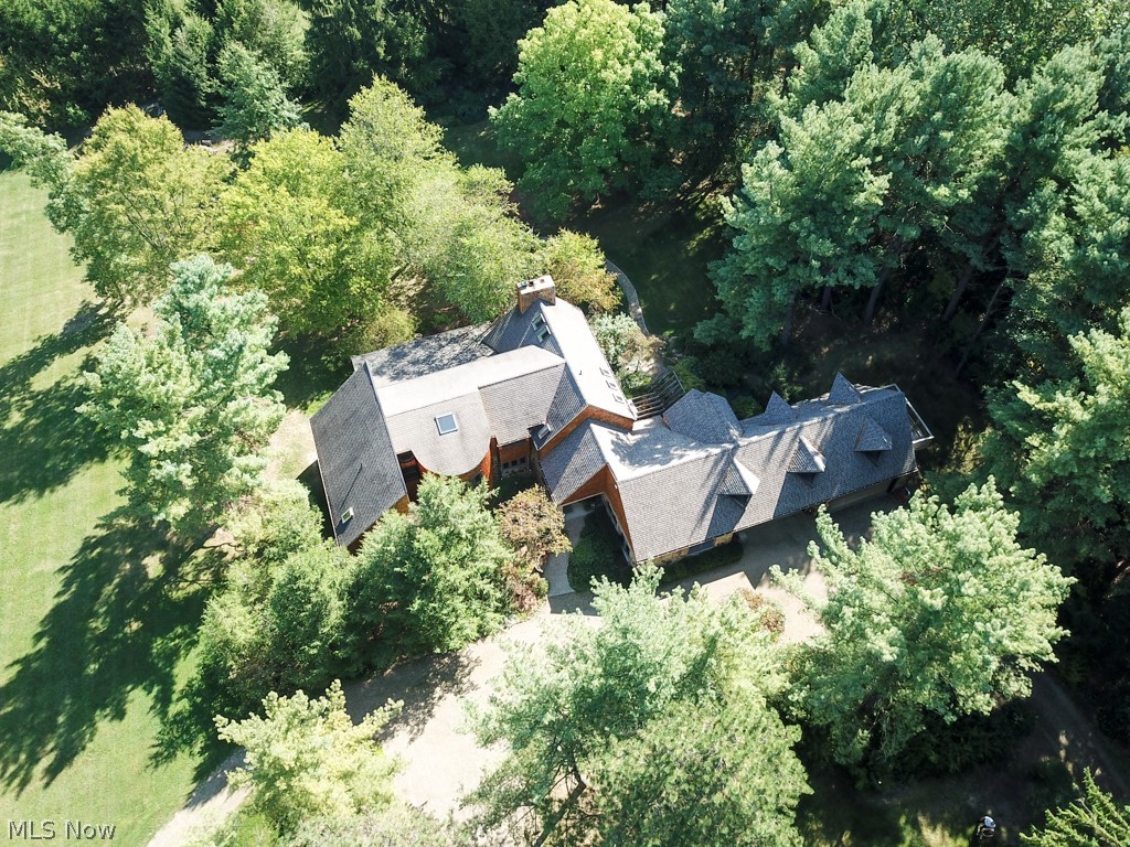 2557 N Revere Road photo 4