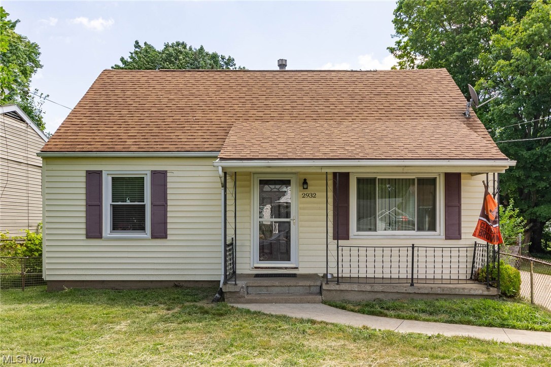2932 Ellis Avenue NE photo 1