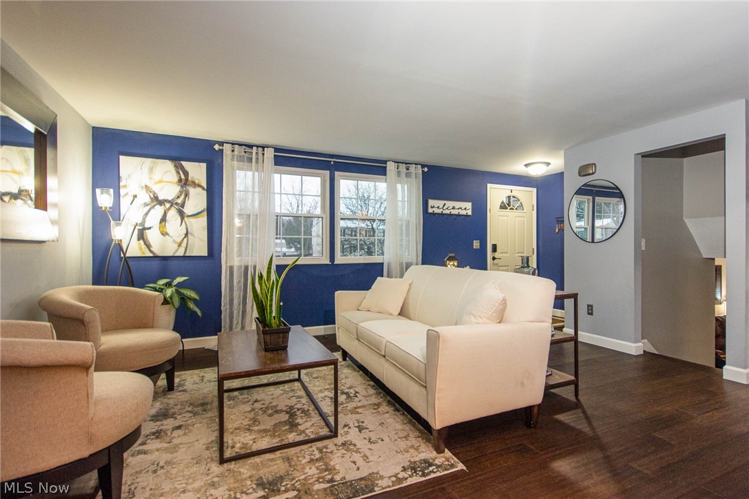 4484 Sunnyview Drive photo 2