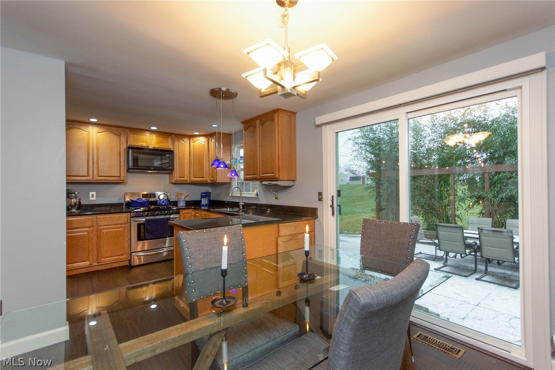 4484 Sunnyview Drive photo 5
