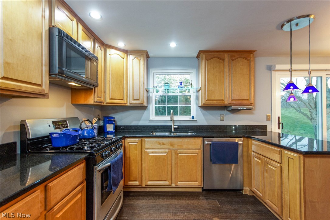 4484 Sunnyview Drive photo 6