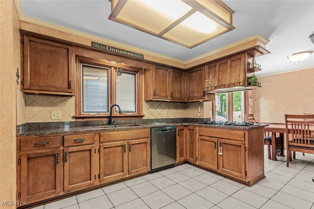 5035 Parkhaven Avenue NE photo 10