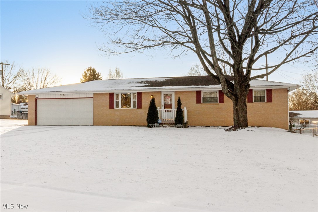 557 Windamere Avenue NW photo 1