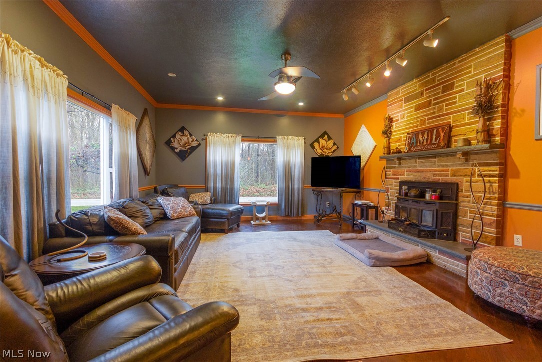 7057 Woodland Hill Road SW photo 8