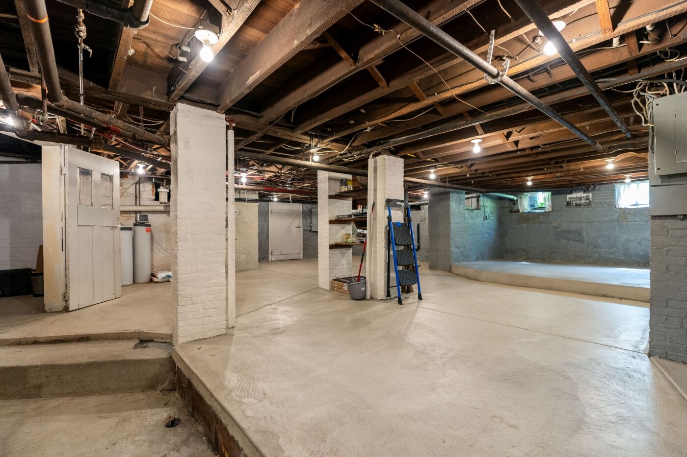 Full walk-out basement